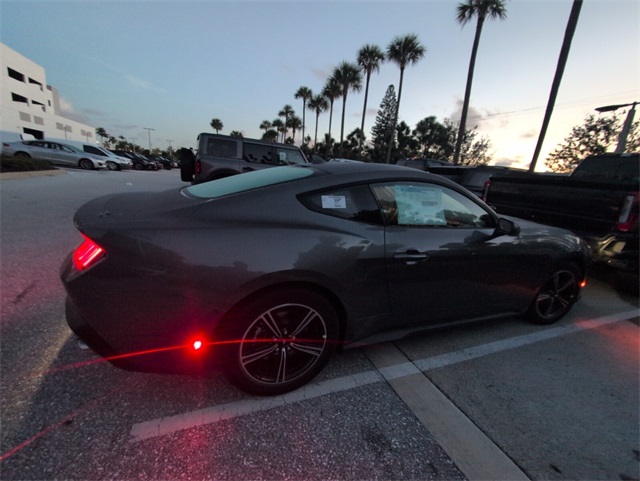 2025 Ford Mustang EcoBoost photo 7