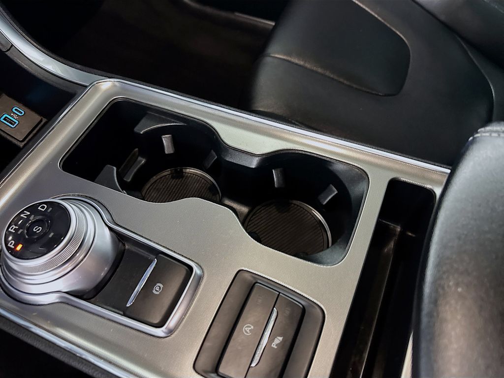 2022 Ford Edge Titanium photo 15