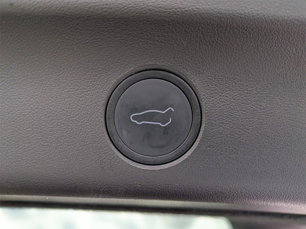 2021 Tesla Model Y Standard Range photo 18