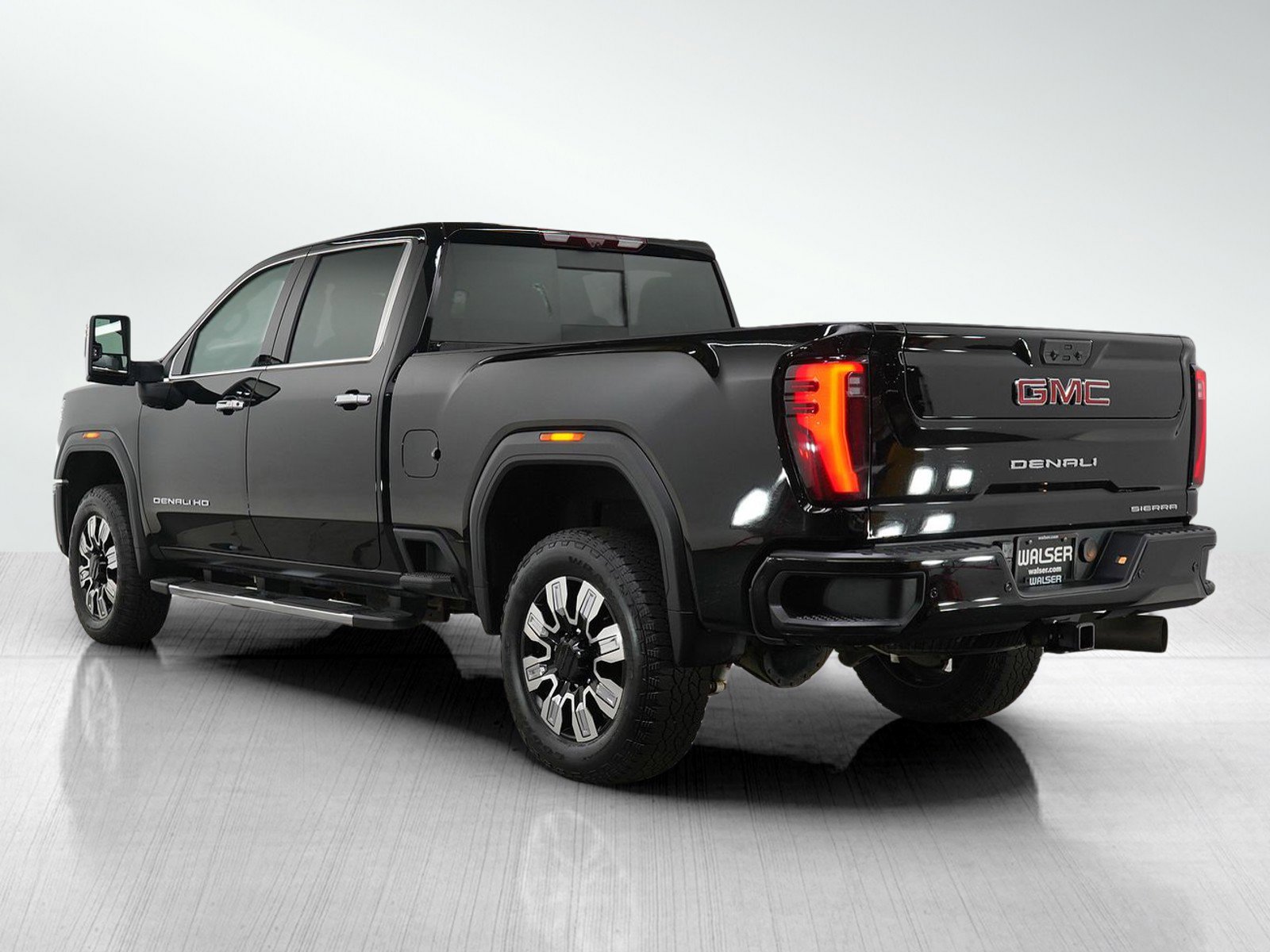 2024 Gmc Sierra HD Denali photo 2