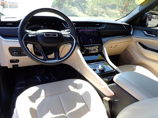 2023 Jeep Grand Cherokee Limited photo 17