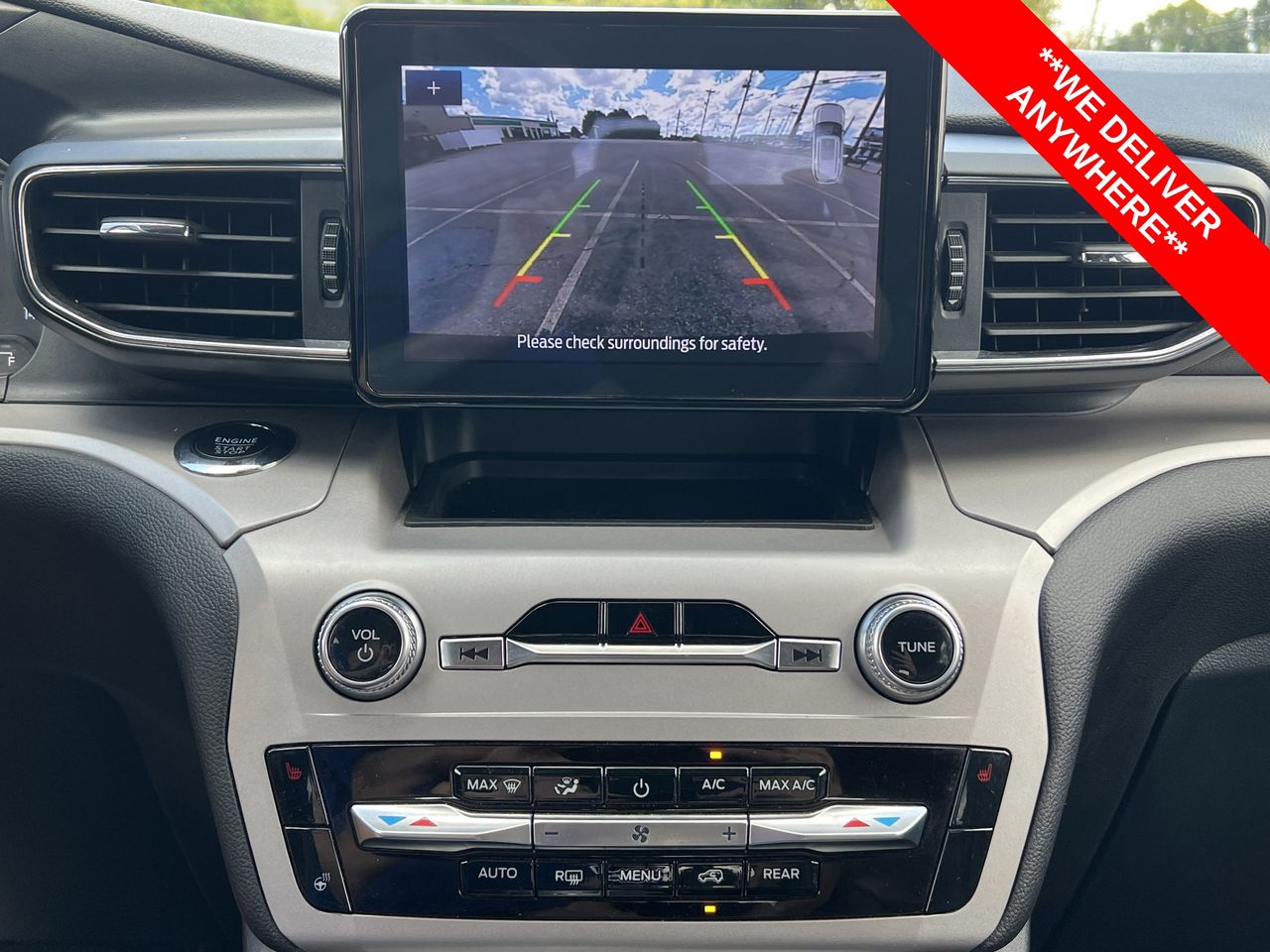 2023 Ford Explorer XLT photo 4