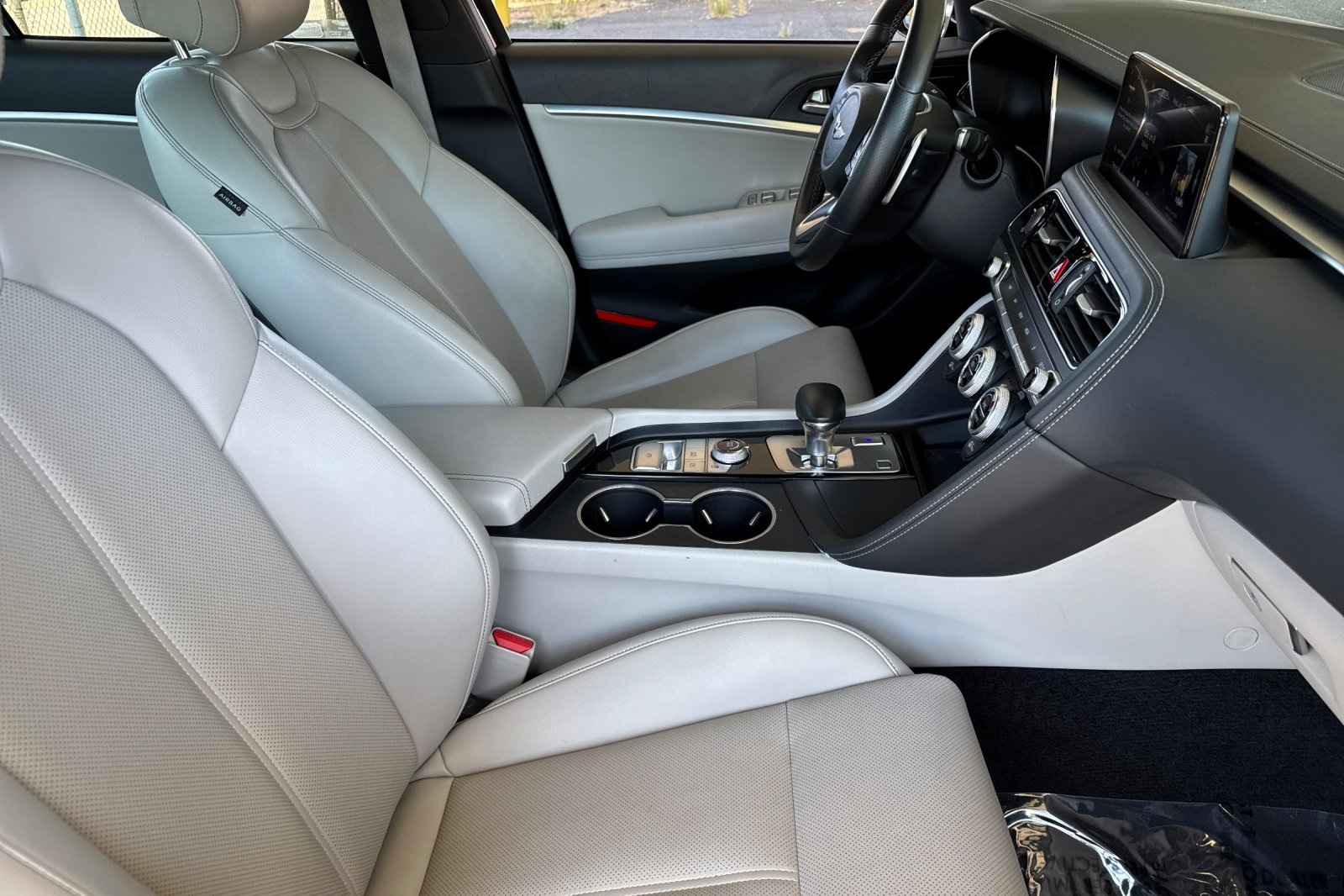 2023 Genesis G70 2.0T photo 15