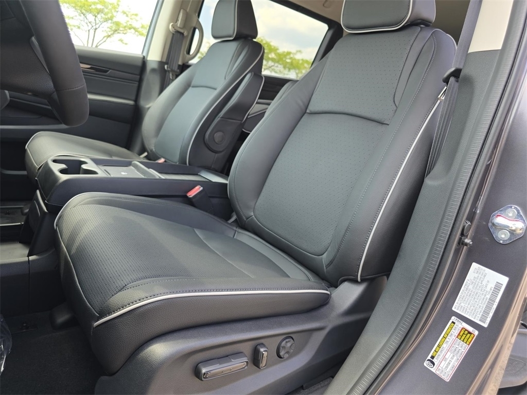 2026 Honda Odyssey Elite photo 23