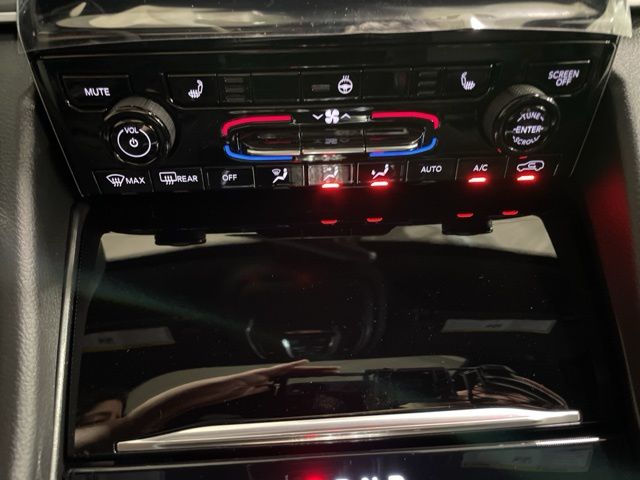 2025 Jeep Grand Cherokee Laredo Altitude photo 19