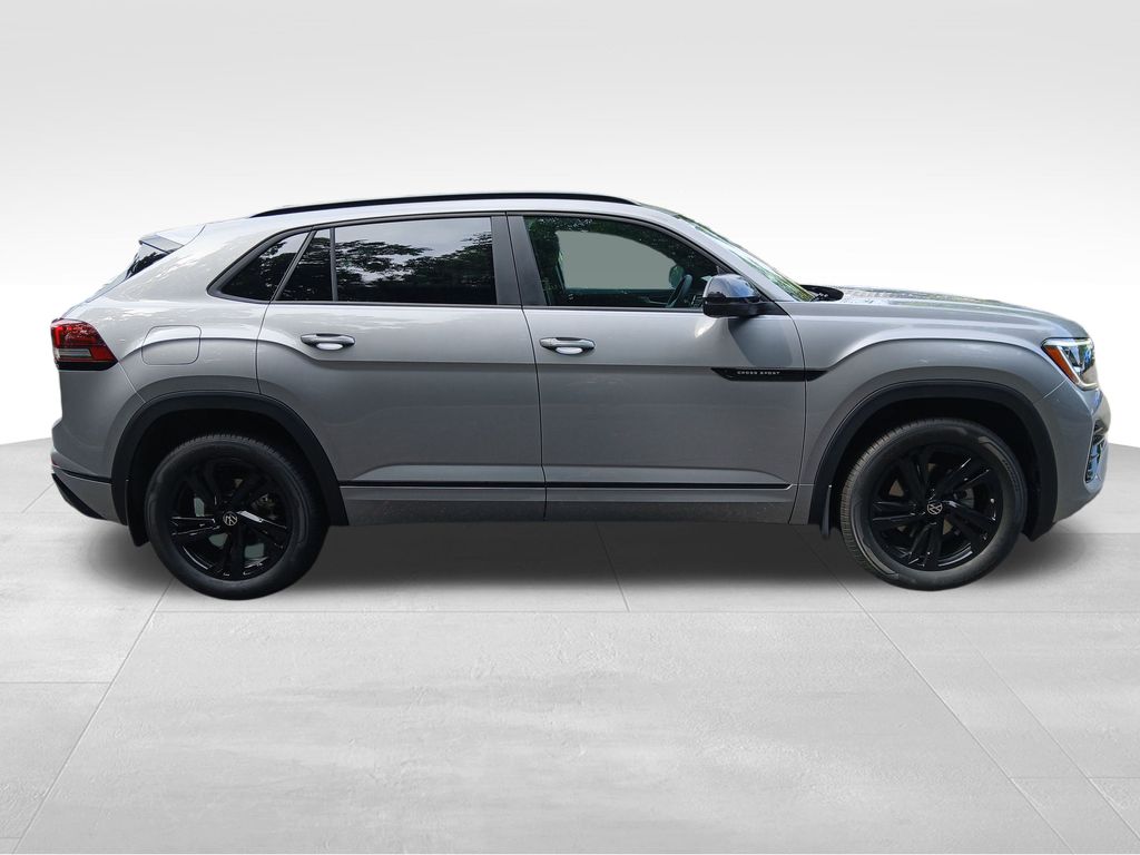 2026 Volkswagen Atlas Cross Sport SEL R-Line photo 6