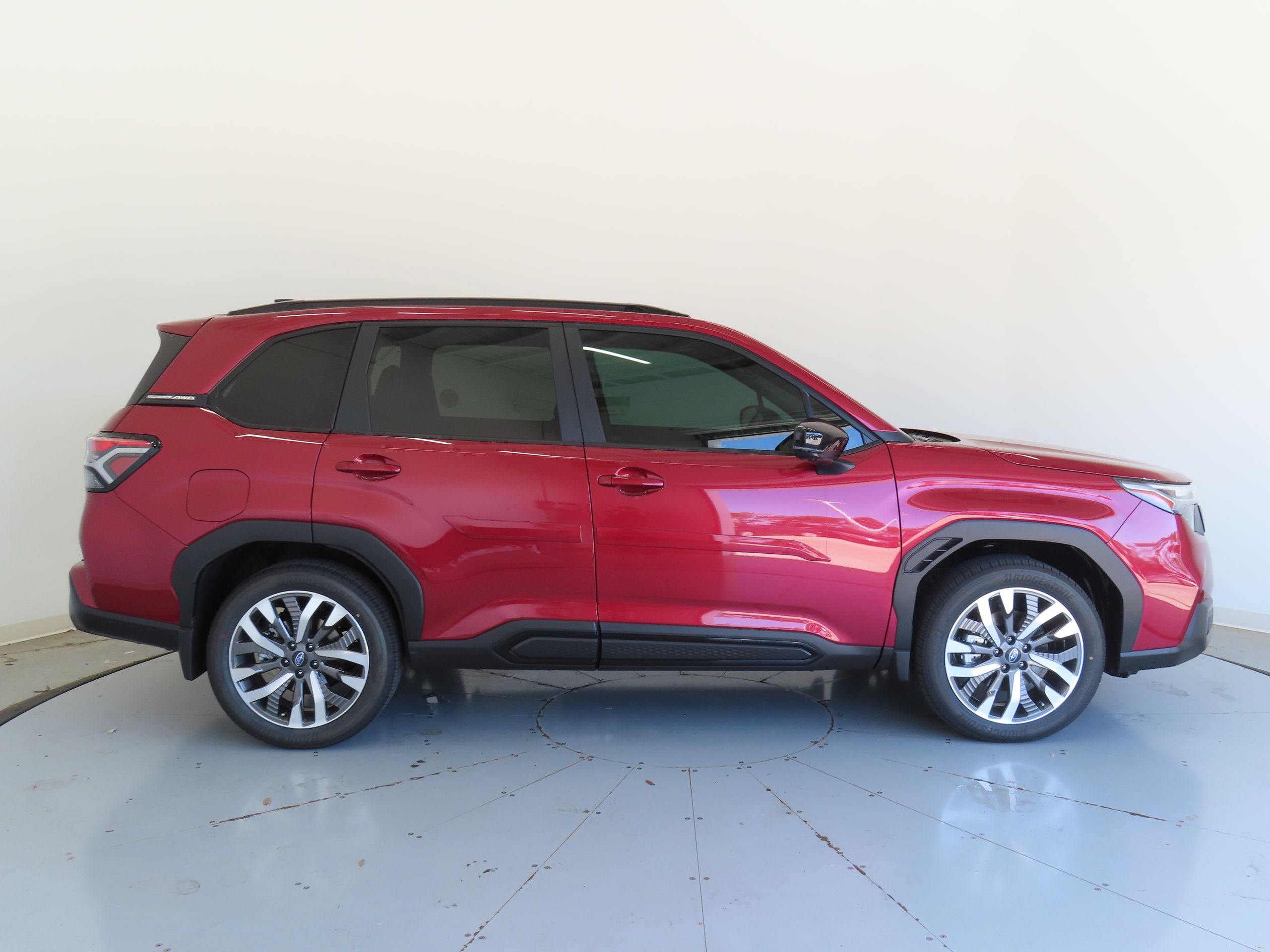 2025 Subaru Forester Touring photo 2