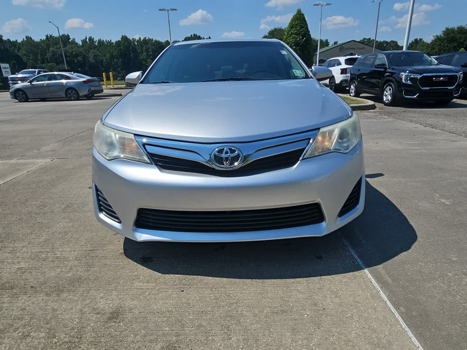 2014 Toyota Camry LE photo 4