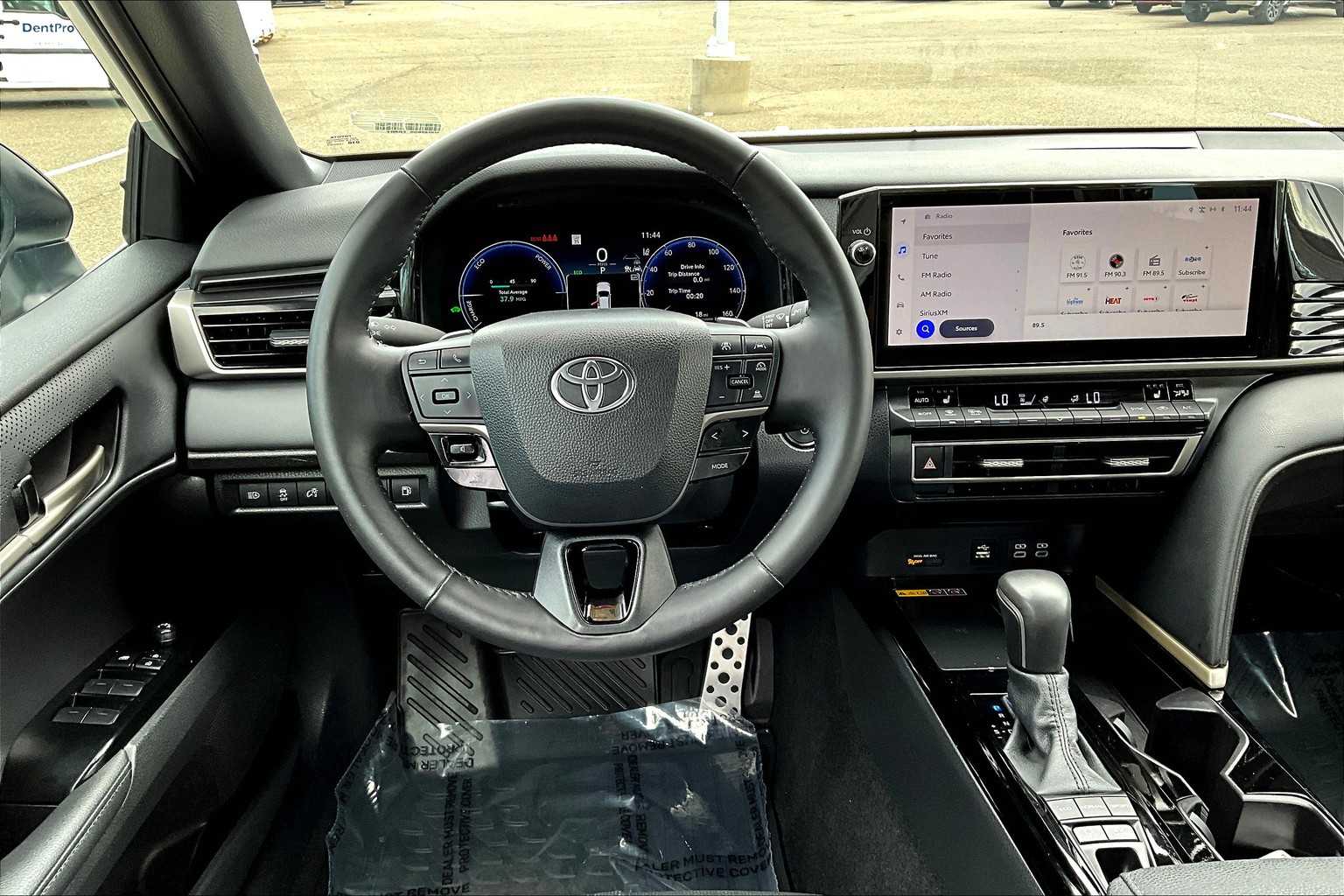 2025 Toyota Camry XSE photo 5