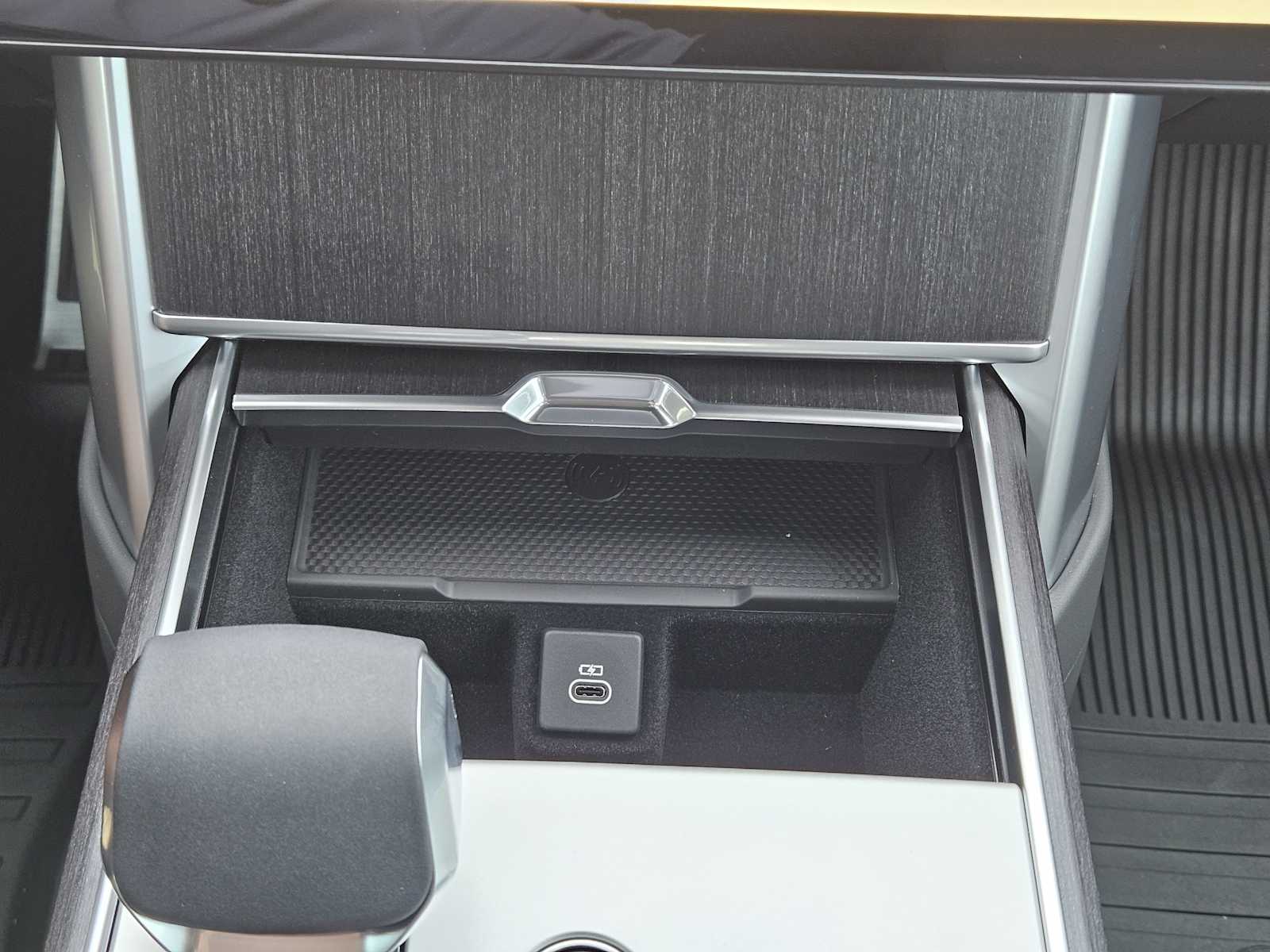 2025 Land Rover Range Rover SE photo 14