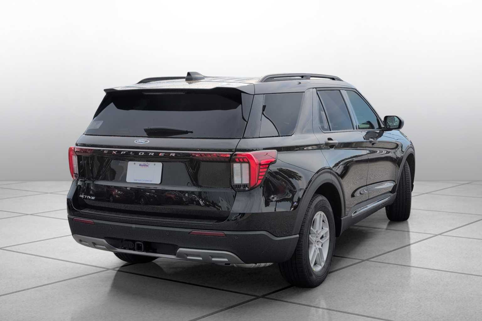 2025 Ford Explorer photo 3