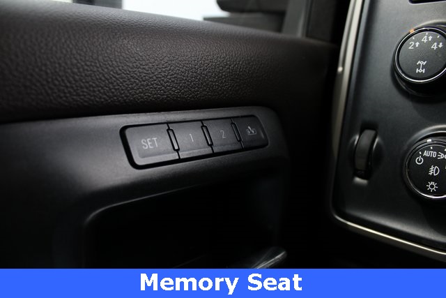 2015 Chevrolet Silverado 3500HD High Country photo 4