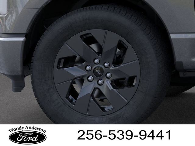 2025 Ford F-150 Lightning photo 18