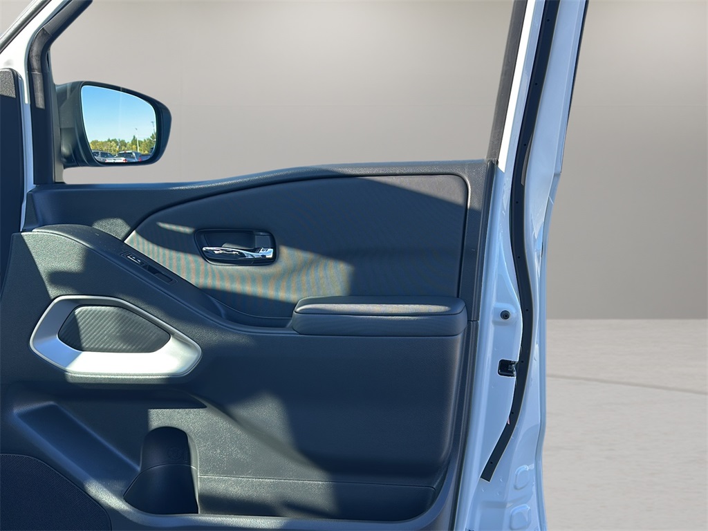 2023 Nissan Frontier Crew Cab SV photo 25
