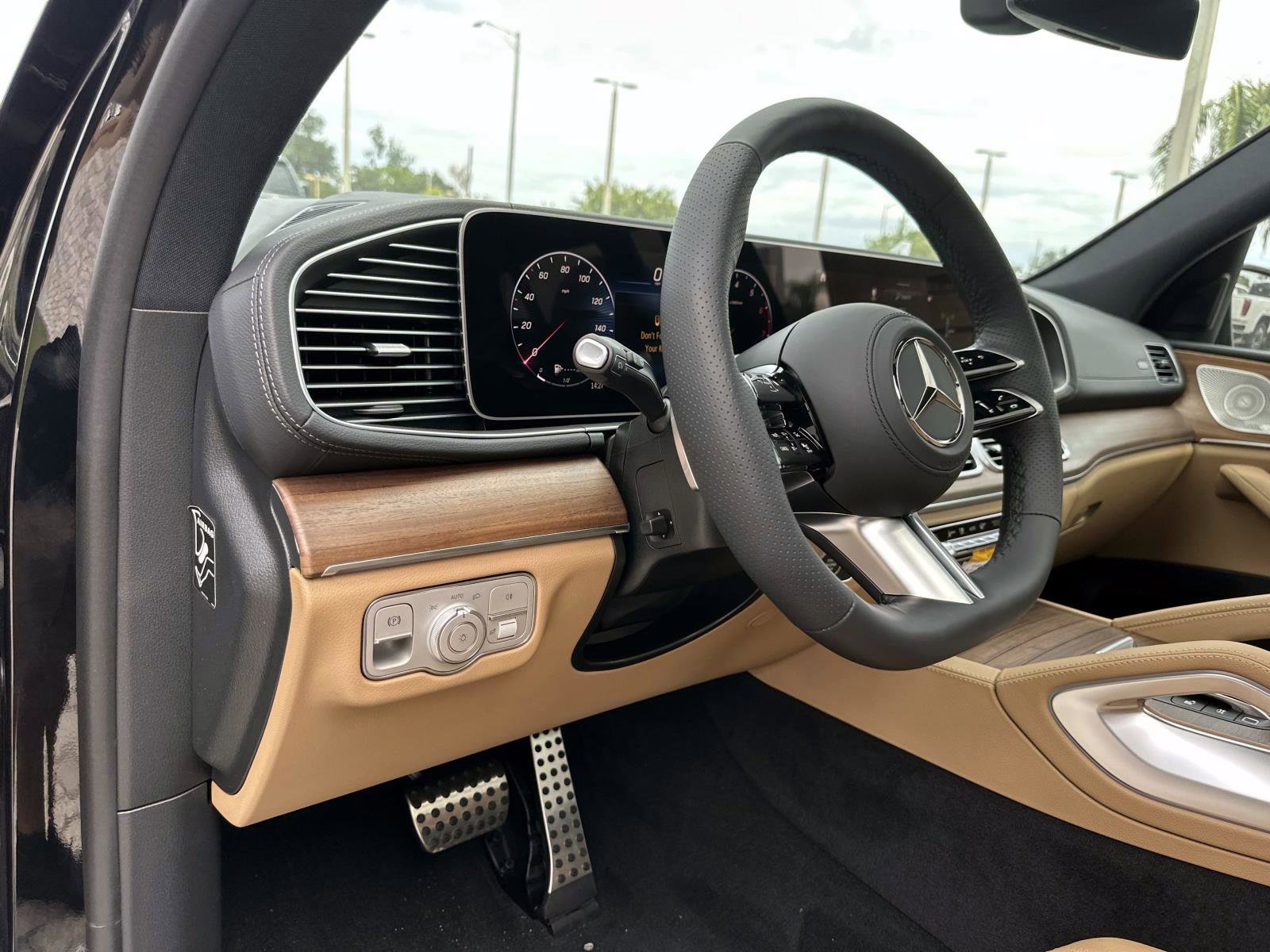 2026 Mercedes Benz GLS 450 4MATIC photo 13