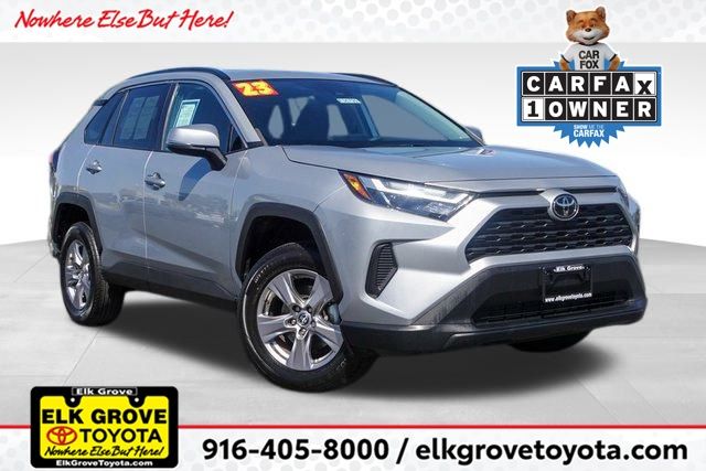 2023 Toyota RAV4 XLE's photo