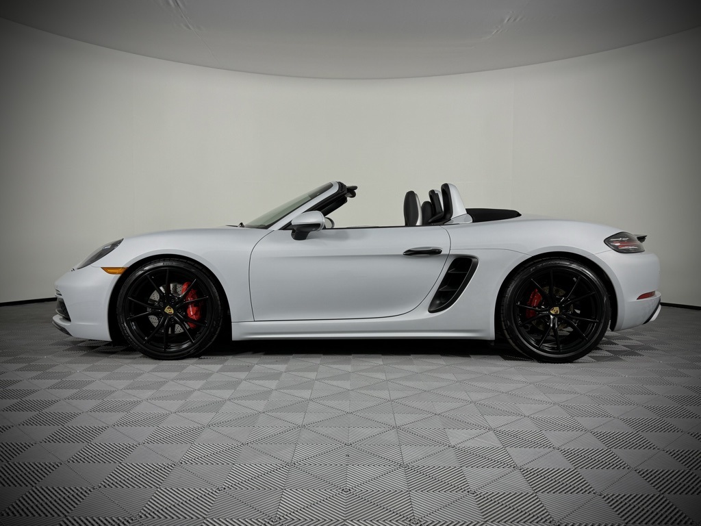 2024 Porsche Boxster S photo 4