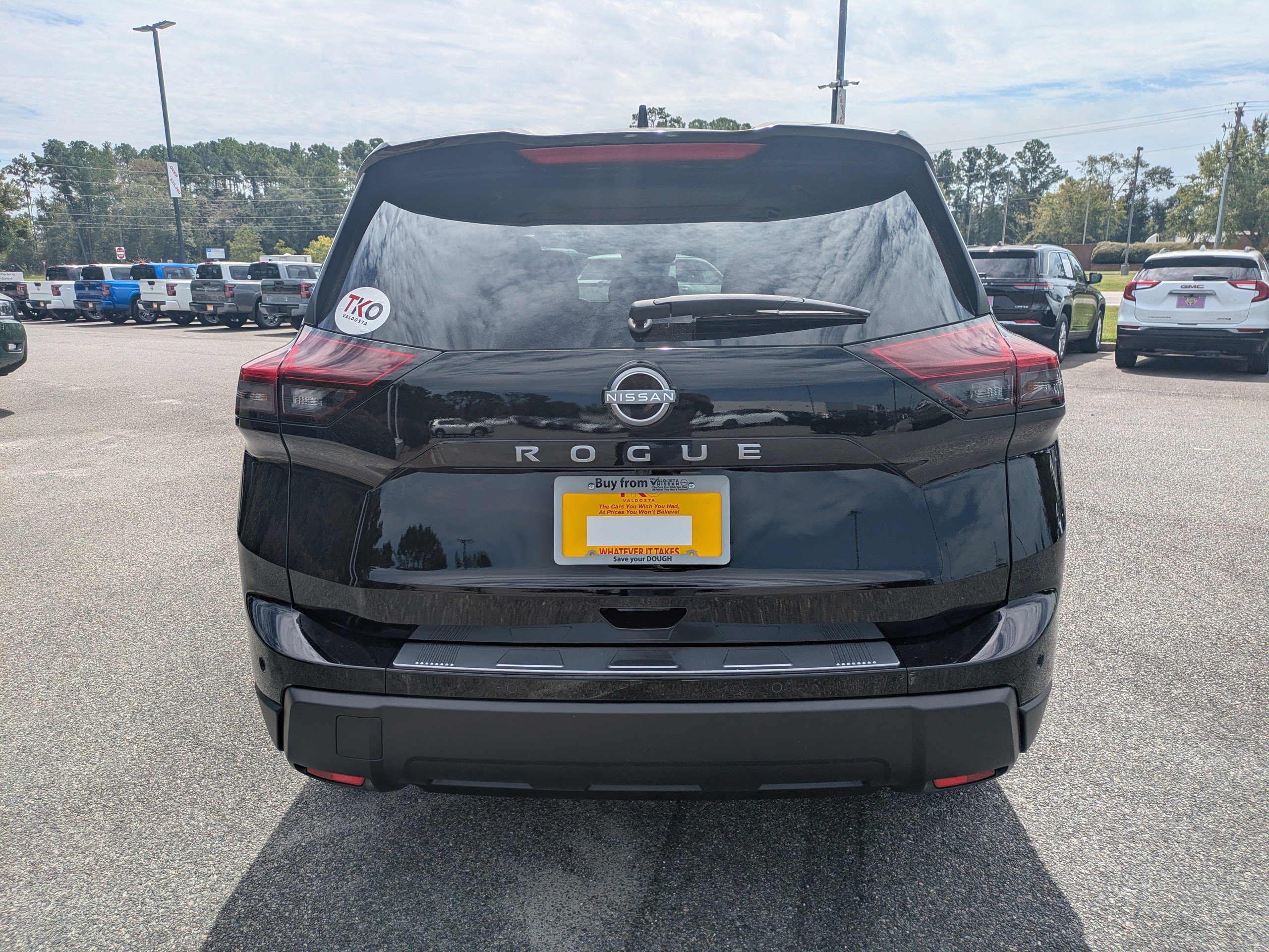 2026 Nissan Rogue SV photo 2