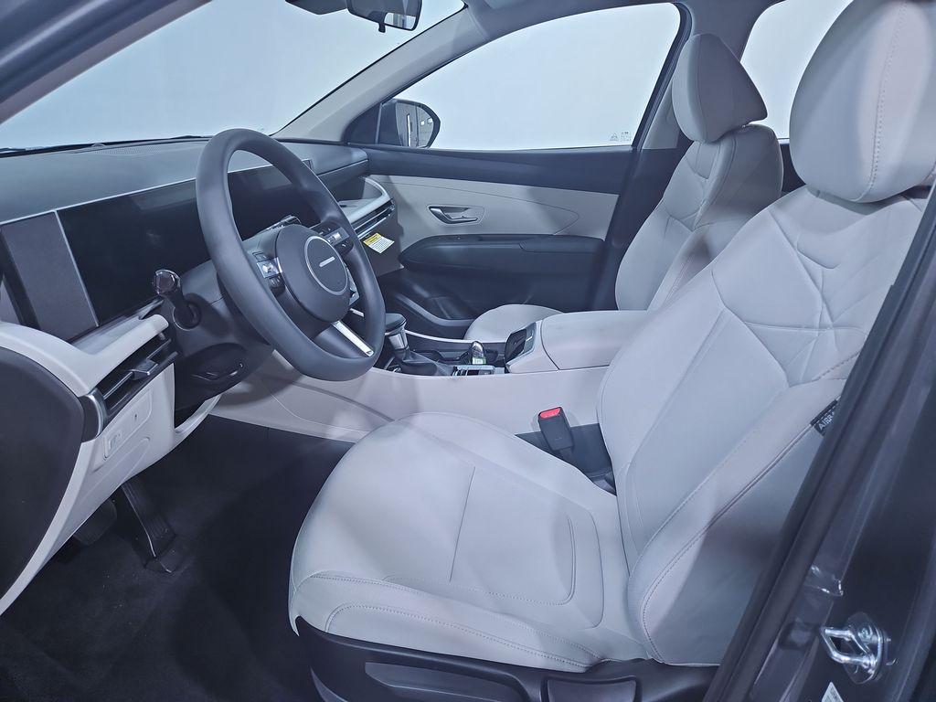 2026 Hyundai Tucson SE photo 9