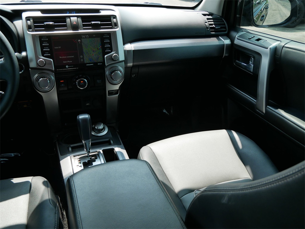 2020 Toyota 4Runner SR5 photo 14