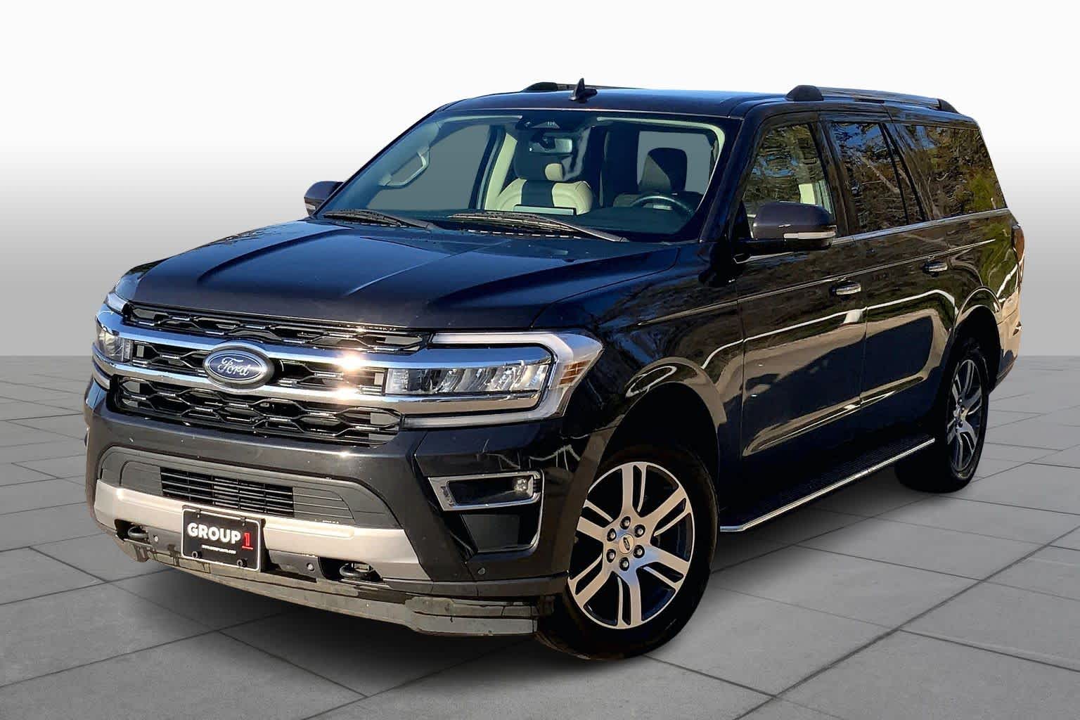 2023 Ford Expedition Limited's photo