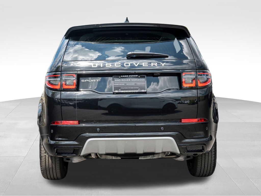 2025 Land Rover Discovery Sport S photo 2