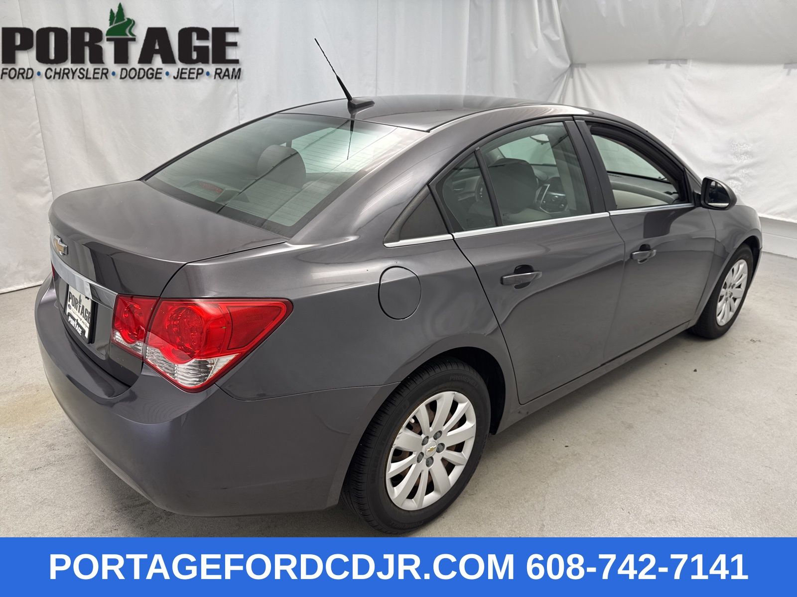 2011 Chevrolet Cruze LS photo 2