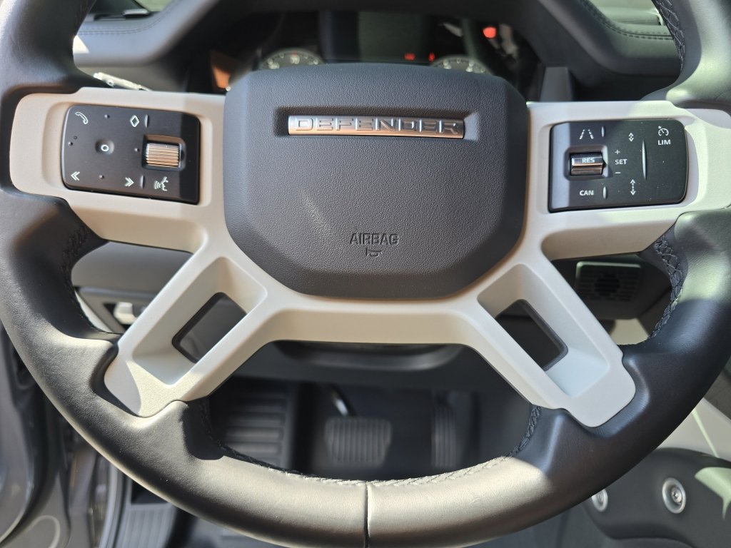 2023 Land Rover Defender 130 S photo 34