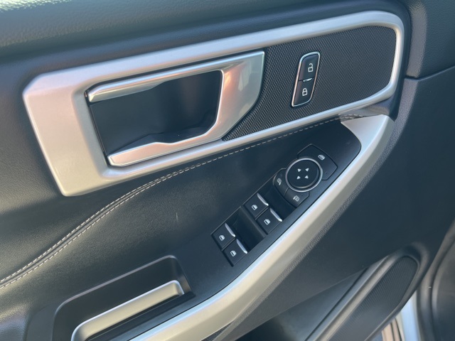 2022 Ford Explorer XLT photo 9