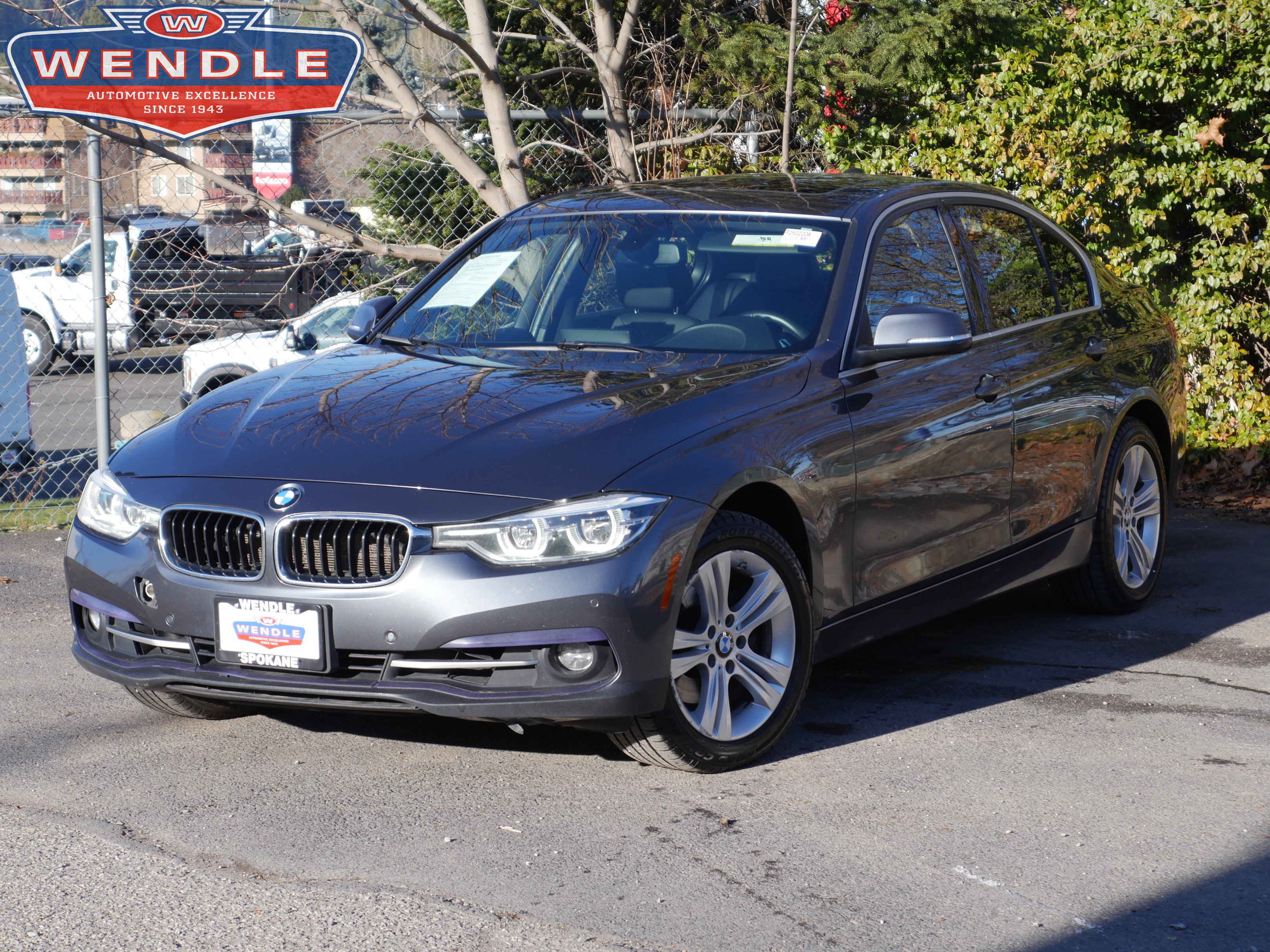 2017 BMW 3 Series 330i's photo