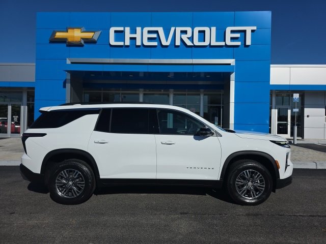 2026 Chevrolet Traverse photo 2