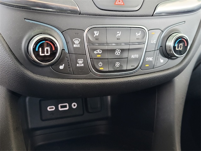 2020 Chevrolet Equinox LT photo 17