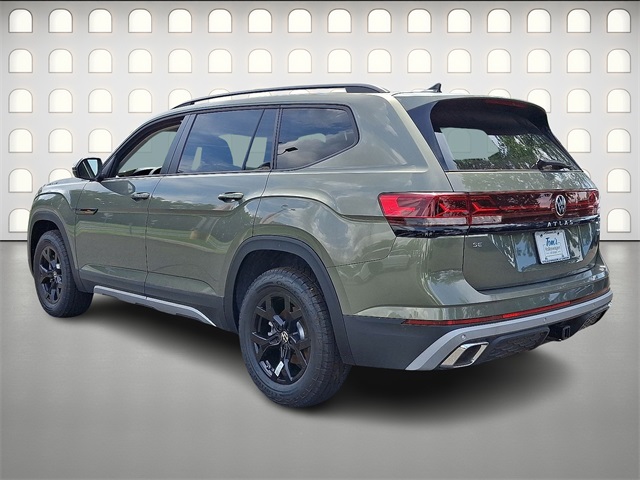 2025 Volkswagen Atlas Peak Edition SE photo 3