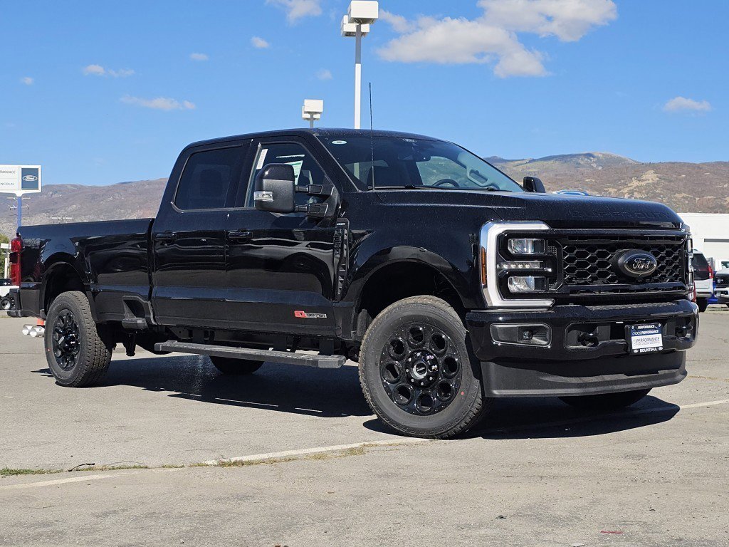 2026 Ford F-350 Lariat photo 2