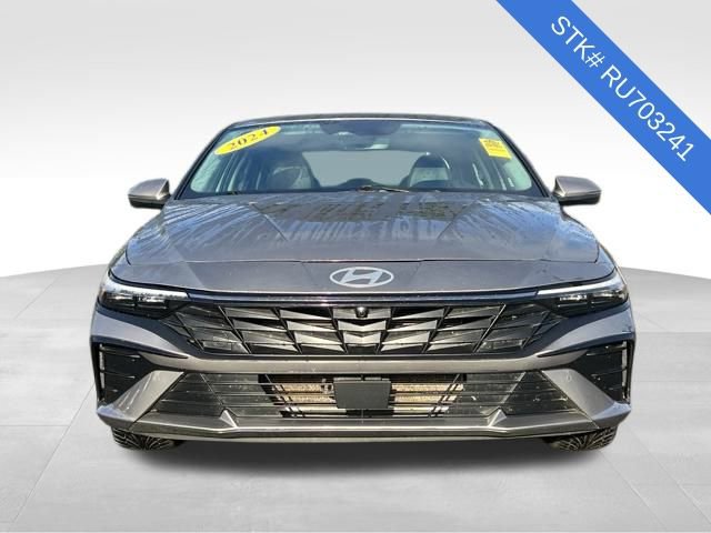 2024 Hyundai Elantra Limited photo 2