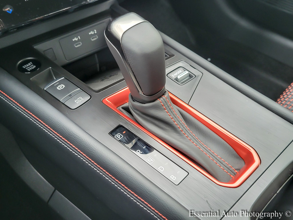 2025 Nissan Kicks SR photo 14