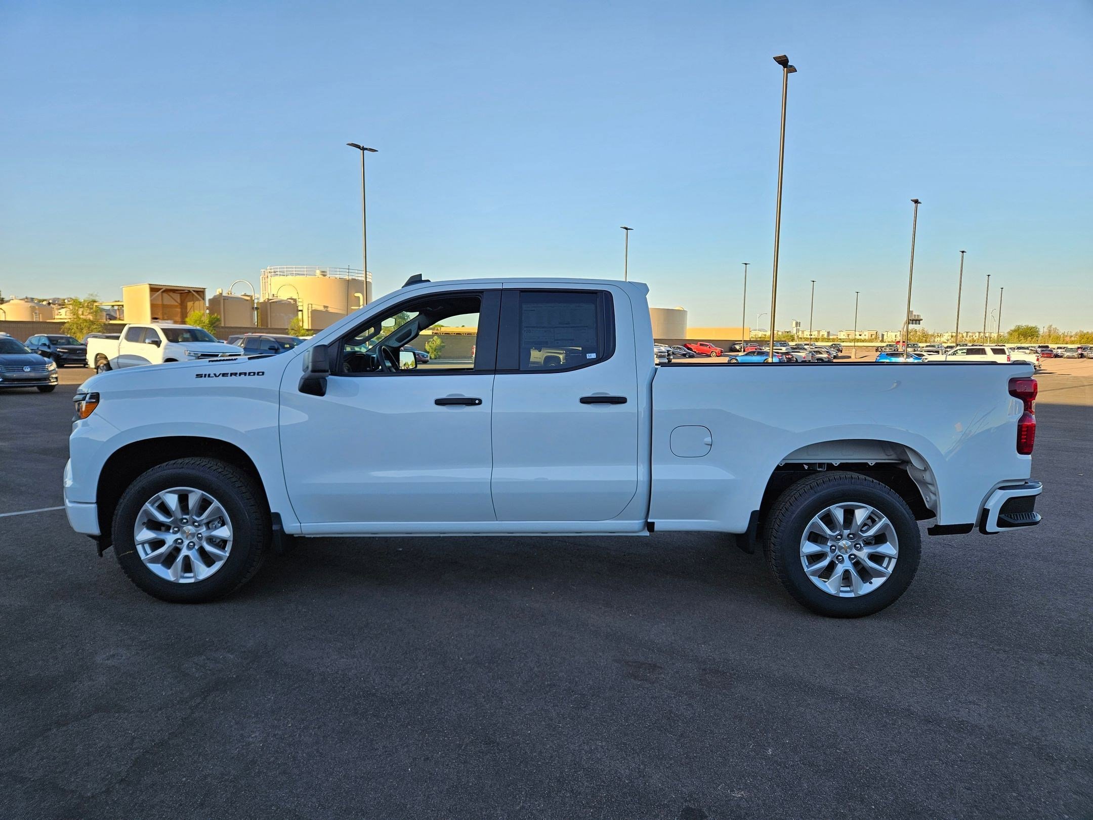 2026 Chevrolet Silverado 1500 Custom photo 2
