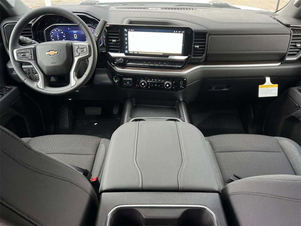 2026 Chevrolet Silverado 2500HD LT photo 2