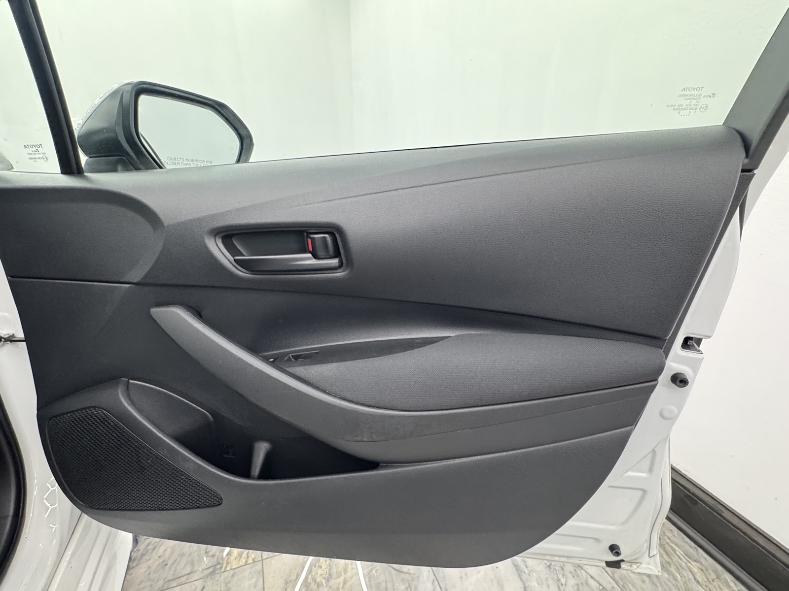 2023 Toyota Corolla LE photo 39