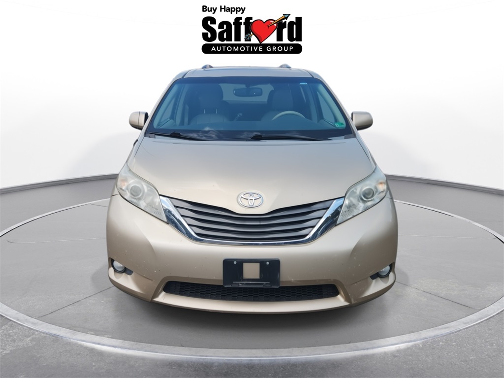 2014 Toyota Sienna XLE photo 6