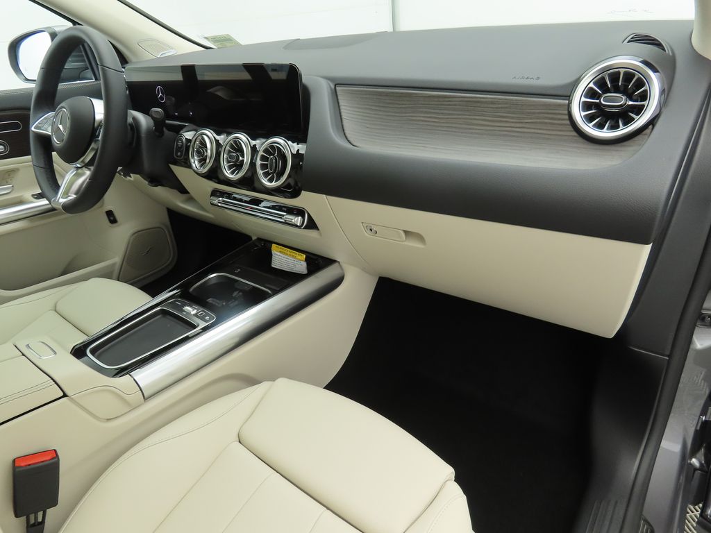 2026 Mercedes Benz GLA 250 photo 16