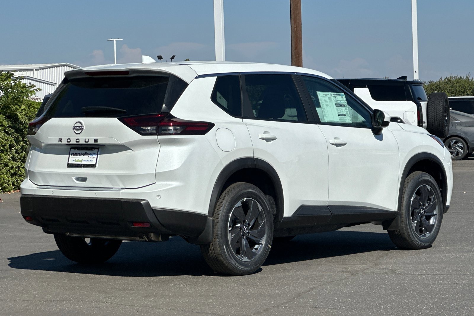 2026 Nissan Rogue SV photo 3