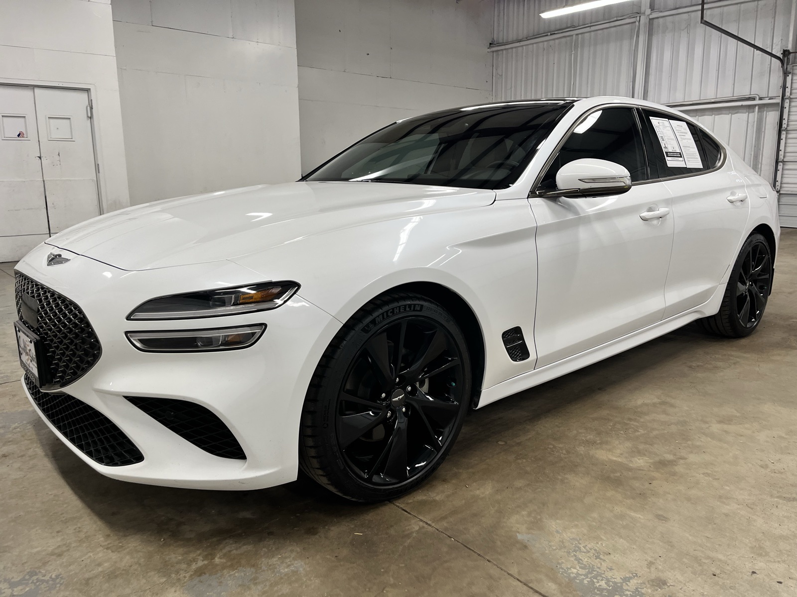 2023 Genesis G70 2.0T Sport Prestige photo 3