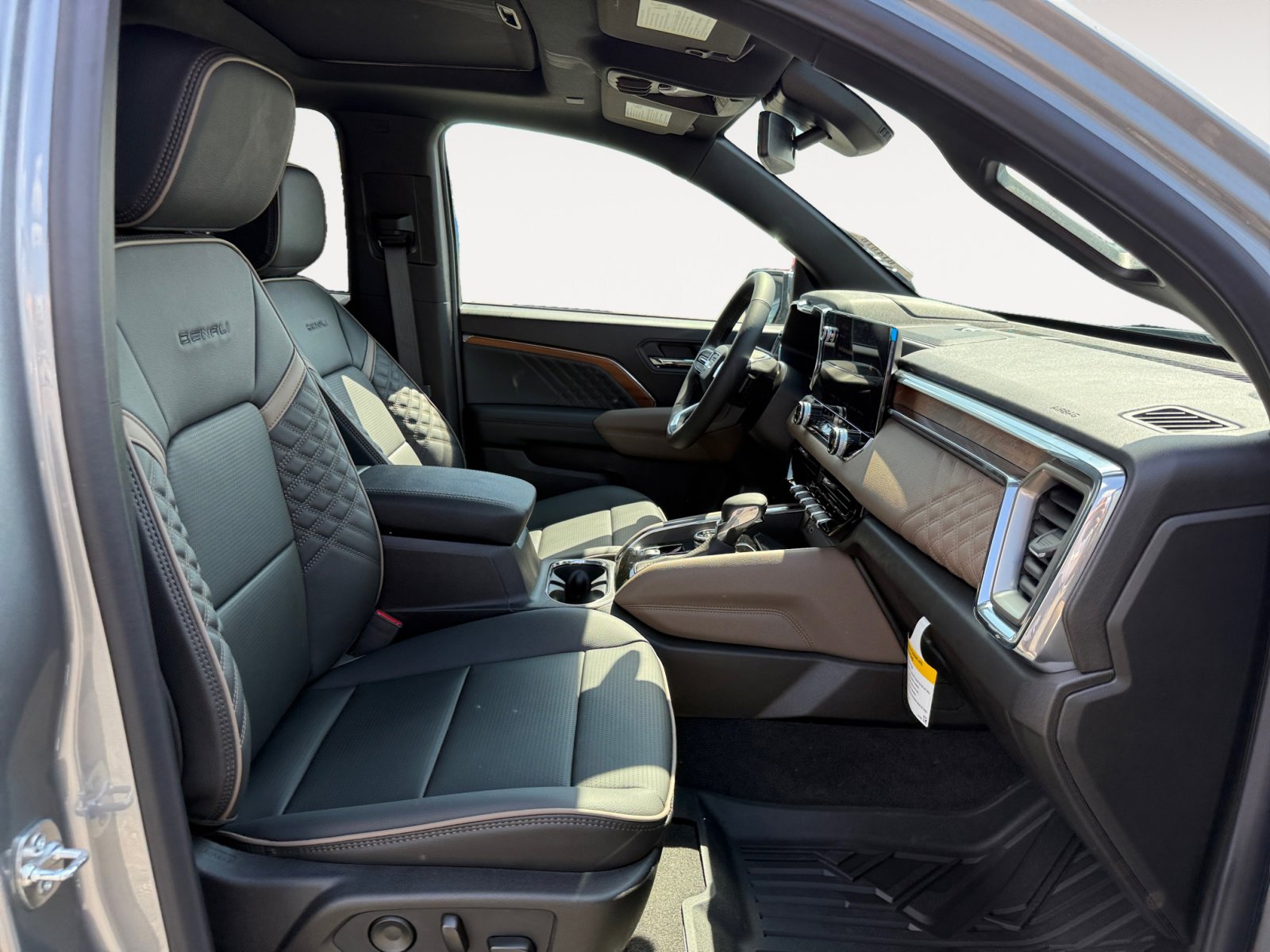 2026 Gmc Canyon Denali photo 19