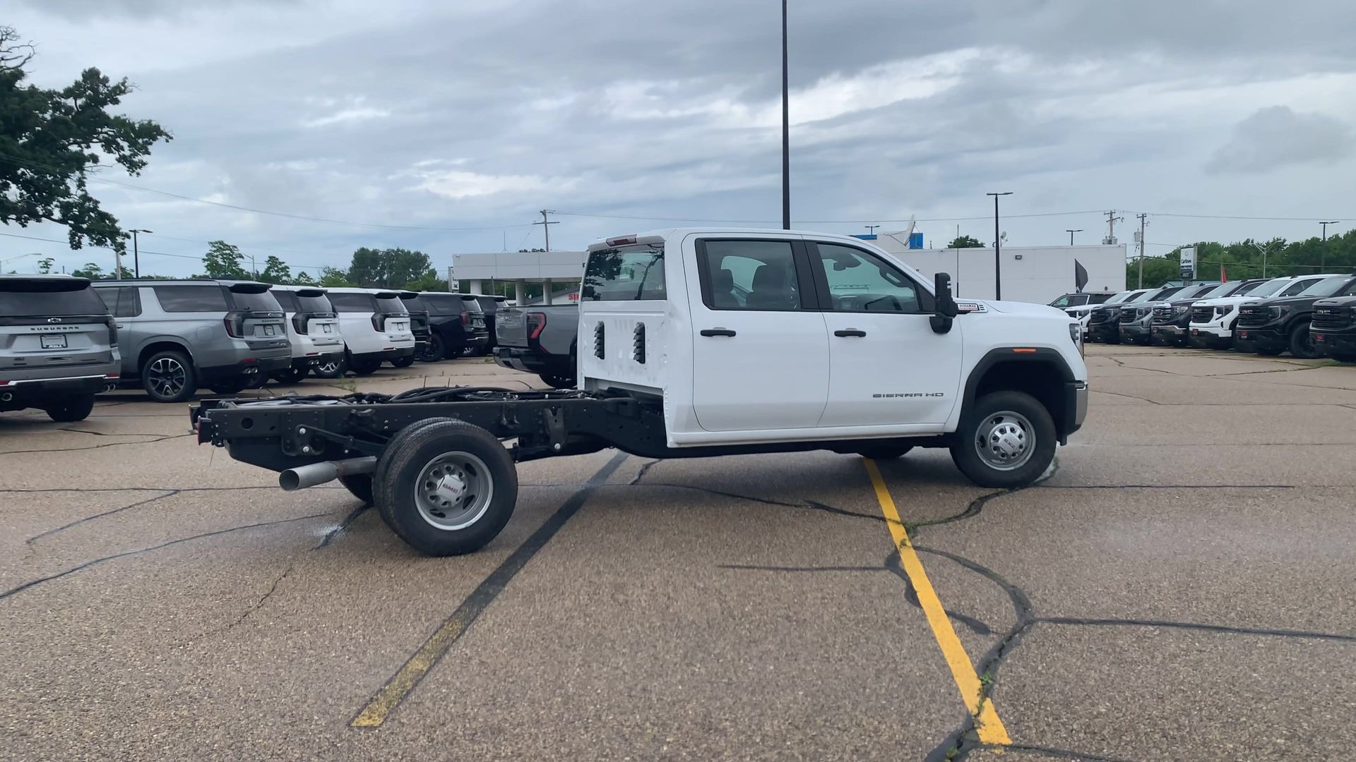 2024 Gmc Sierra 3500 HD Pro photo 3