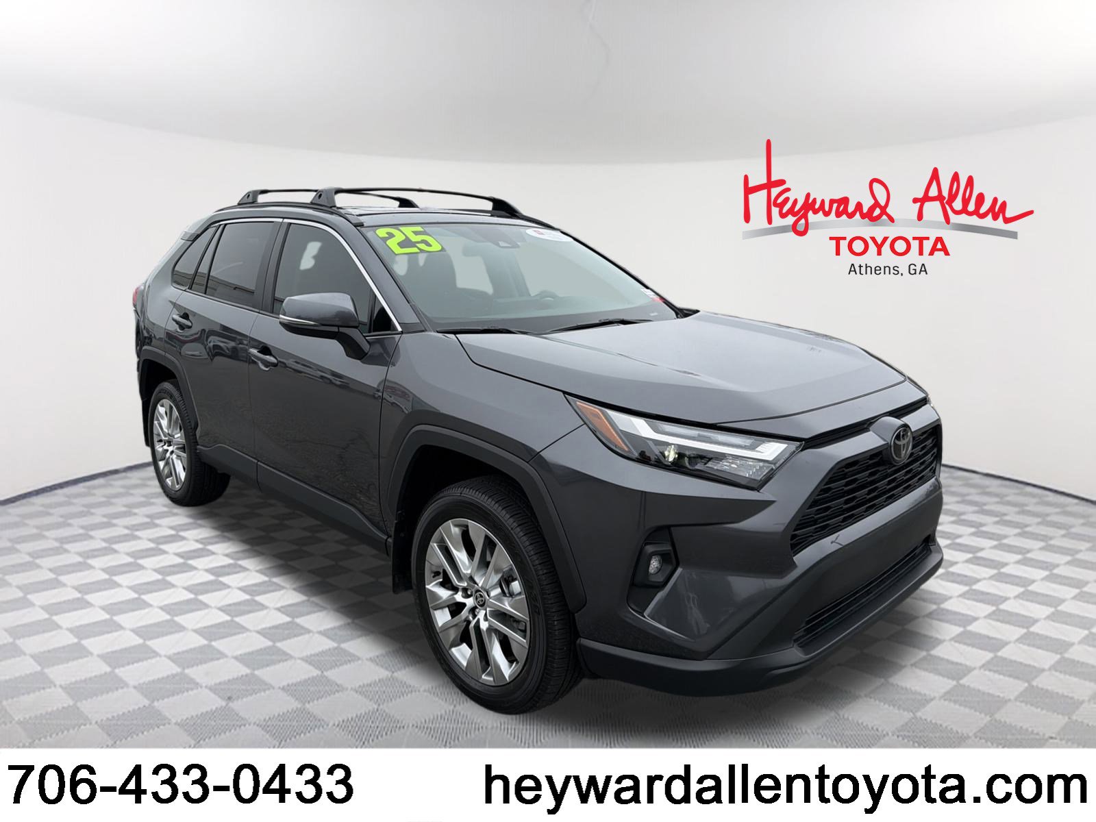 2025 Toyota RAV4 XLE Premium's photo
