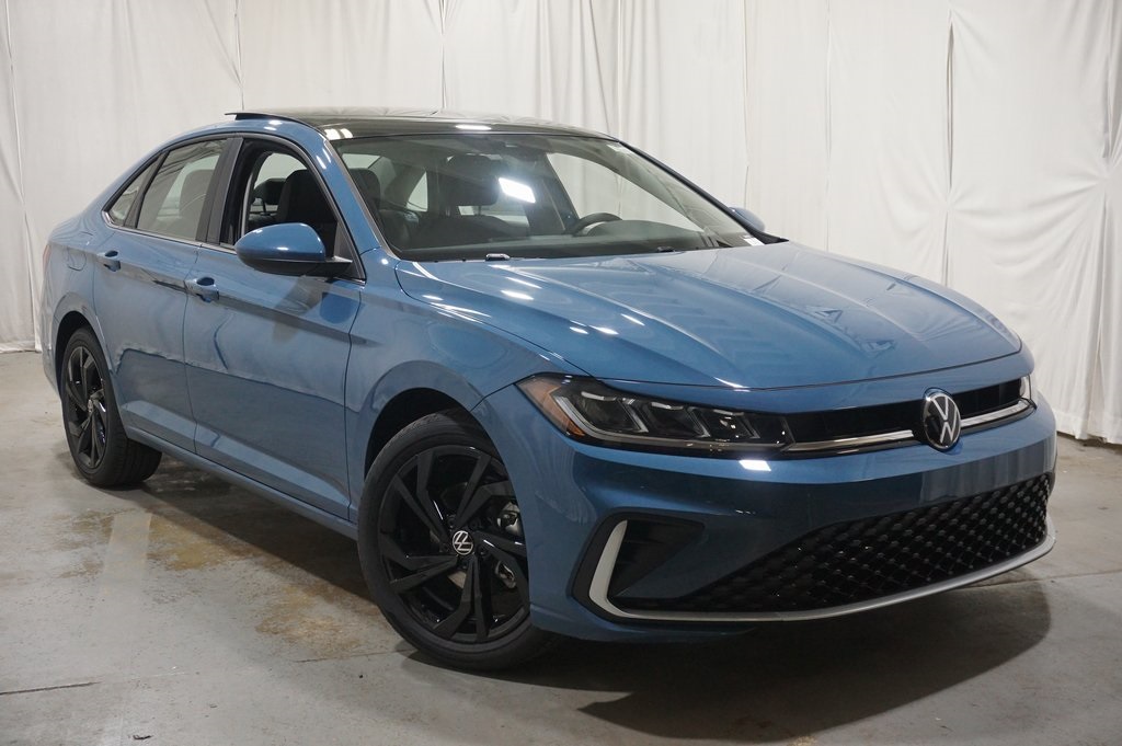 2025 Volkswagen Jetta 1.5T SE photo 3