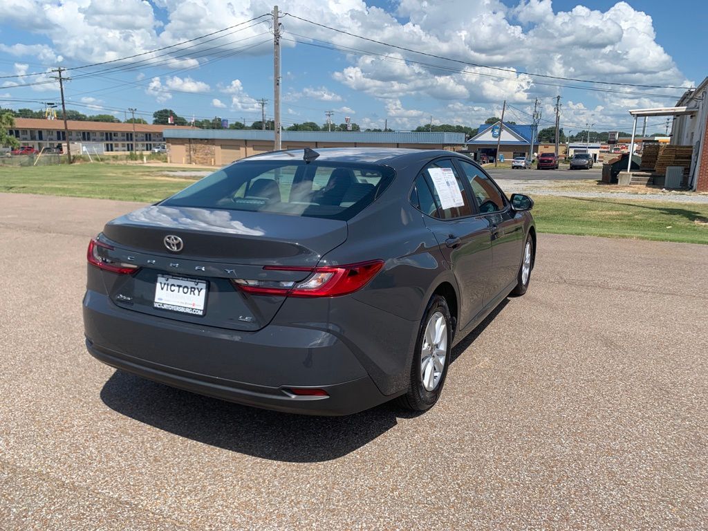 2025 Toyota Camry LE photo 7
