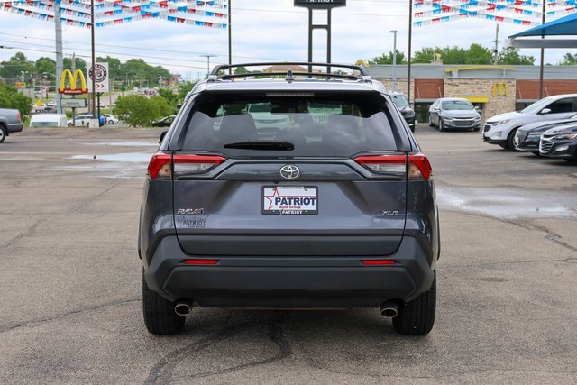 2023 Toyota RAV4 XLE photo 3