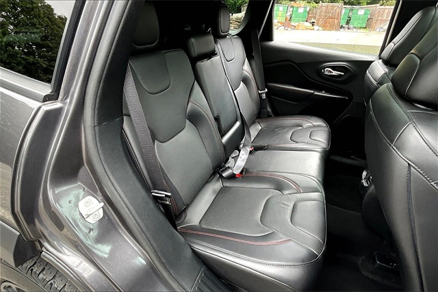 2020 Jeep Cherokee Trailhawk photo 19